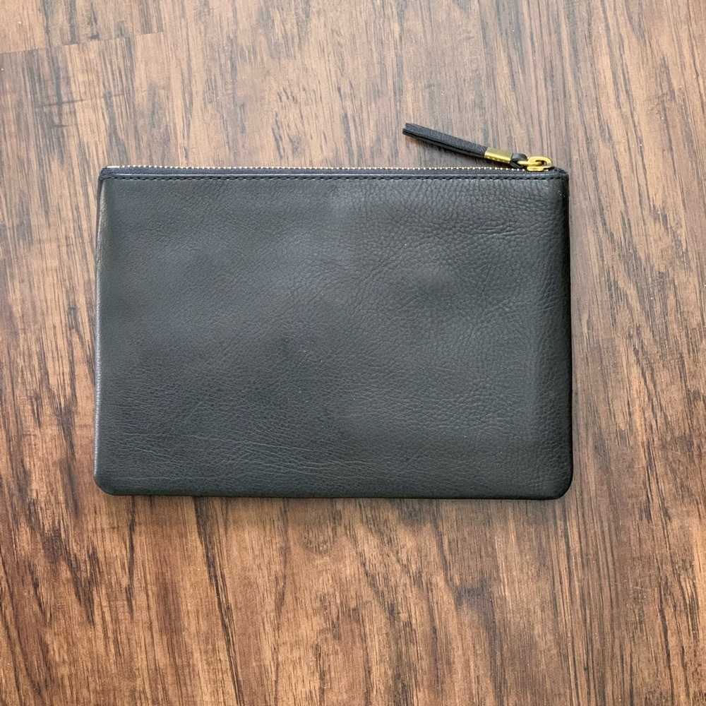 Madewell The leather pouch clutch